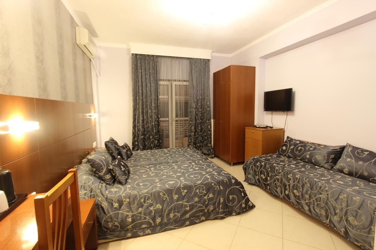 Hotel Mallas Nea Kallikrateia 外观 照片